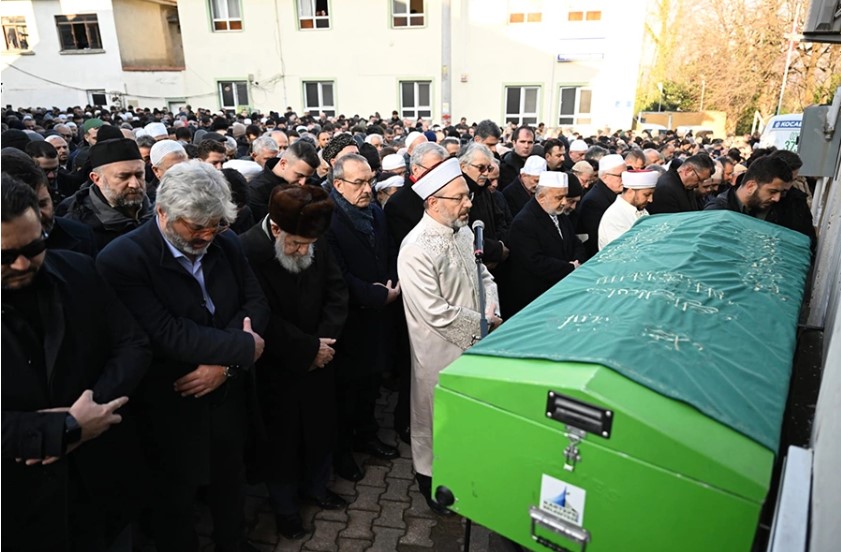 Faruk Beşer hocamız Kocaeli'de Rabbimizin mağfiretine uğurlandı