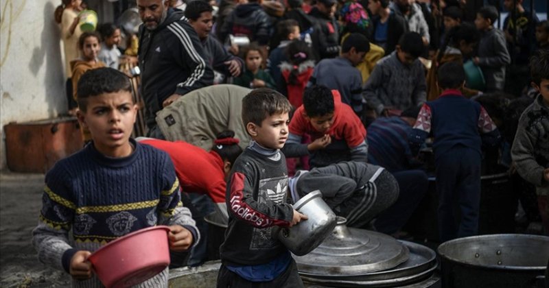 Gazze Şeridi’ndeki çocuklar şimdi de açlığın pençesinde