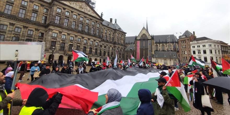 İsrail'in Gazzelileri açlığa terk etmesi, Hollanda'da protesto edildi