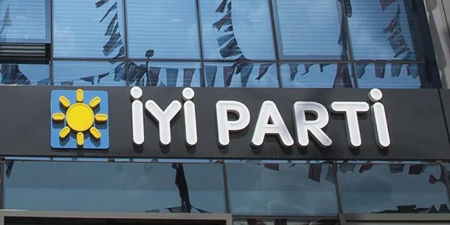 İYİ Parti'de 16 kişi istifa etti