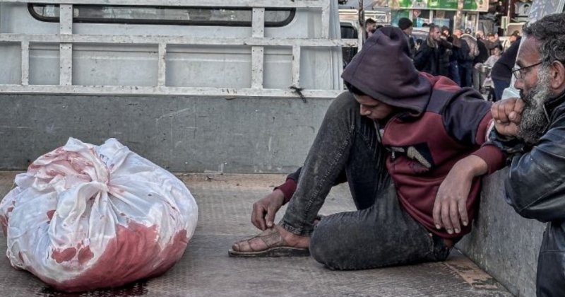 İşgal güçleri Gazze'de gıda yardımı bekleyen Filistinlileri vurdu