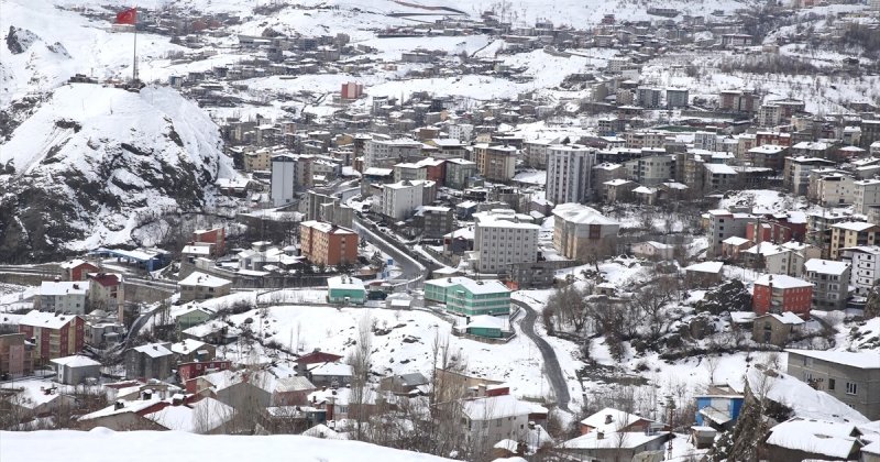 Van, Hakkari ve Bitlis'te 393 yerleşim birimine ulaşım sağlanamıyor