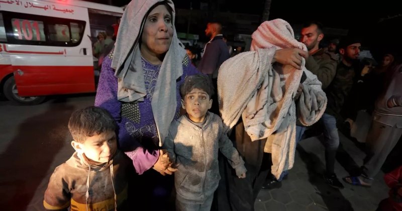 Katil İsrail Ramazanın ilk gününde bomba yağdırdı