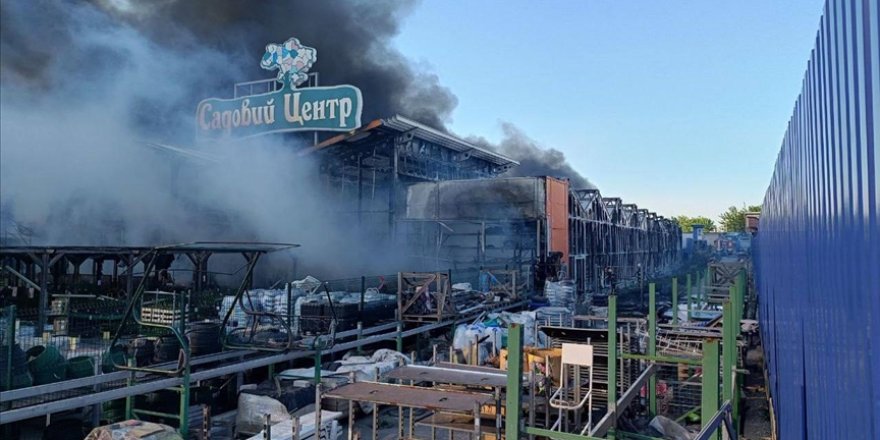 İşgalci Rusya Harkiv'de sivillerin bulunduğu mağazayı vurdu