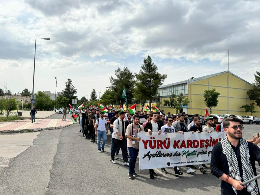 Dicle üniversitesinden Refah protestosu