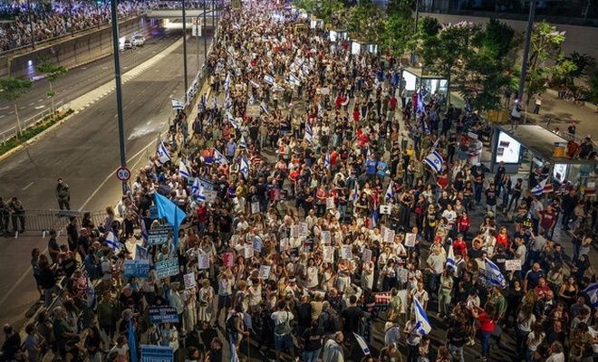 Siyonist rejim kaynıyor: Siyonistler sokaklara döküldü!