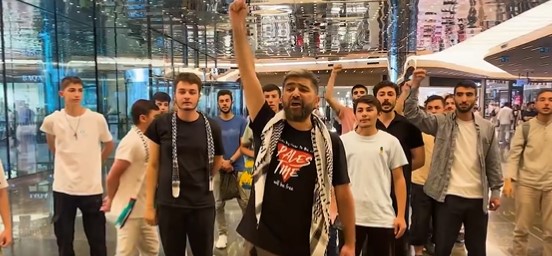 Muştu Gençlik’ten katil İsrail’e destek veren Zorlu’ya protesto