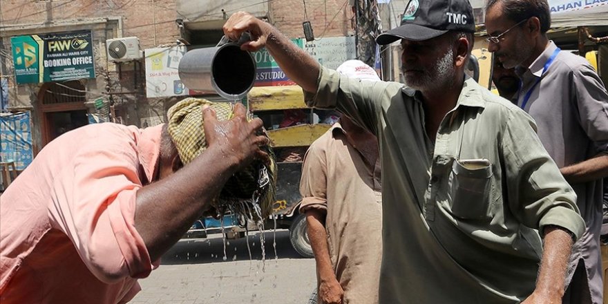 Pakistan'da aşırı sıcaklar nedeniyle 29 kişi öldü