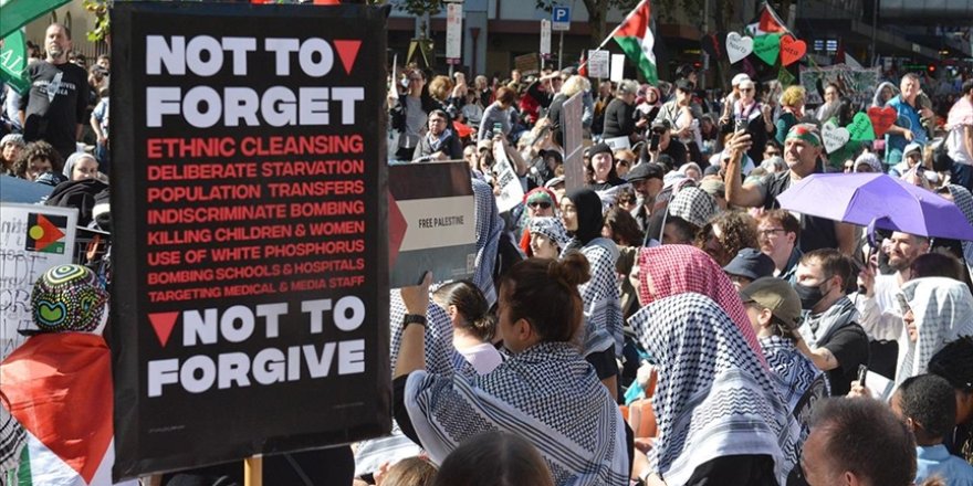 Avustralya'da Melbourne Üniversitesinde Filistin'e destek gösterilerine katılan öğrenciler okuldan atılabilir