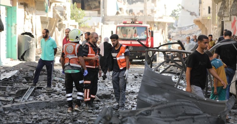 Gazze Sivil Savunma ekipleri, saldırıların sürdüğü Şucaiyye'de ölü ve yaralılara ulaşamıyor