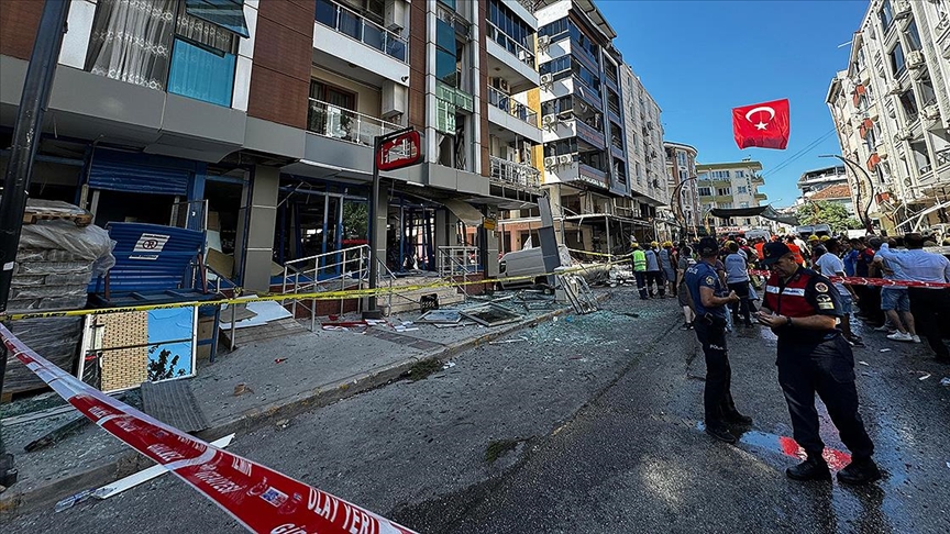 İzmir'de bir lokantada patlama meydana geldi, 5 kişi hayatını kaybetti