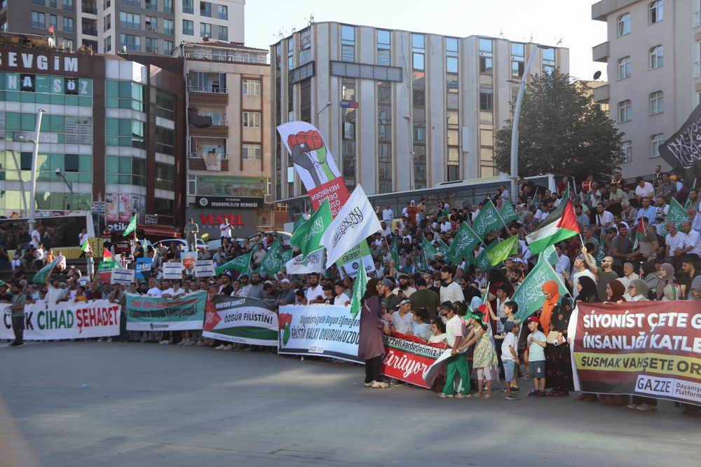 Zeytinburnu’nda Gazze yürüyüşü: Filistin halkı onurumuzdur!