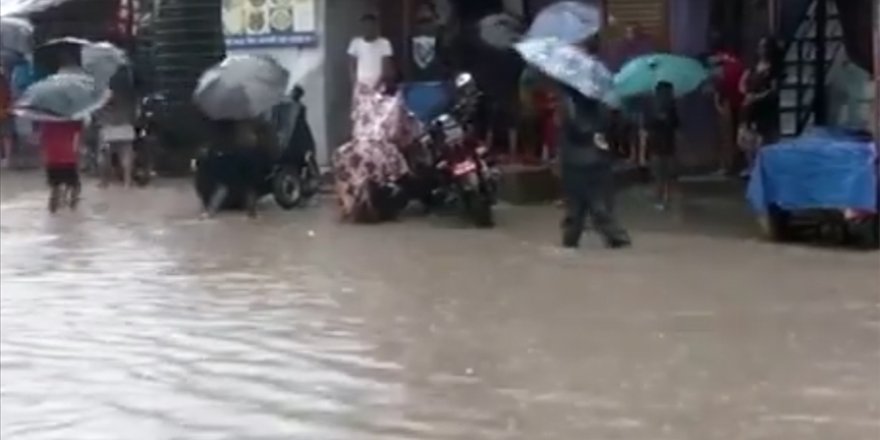 Nepal'de muson yağmurlarının yol açtığı afet ve kazalarda 62 kişi öldü