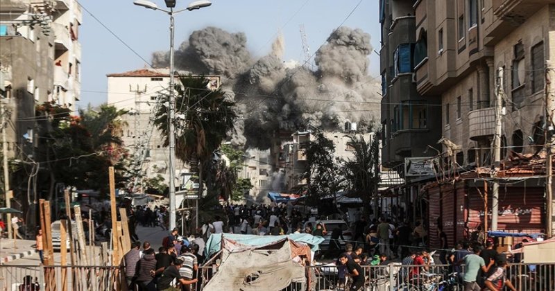 Binlerce Filistinli yoğun saldırılar sonrası yine göç yolunda