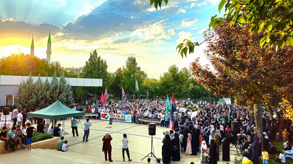 Diyarbakır İslami STK'lardan "Gazze İçin Yürüyoruz" etkinliği