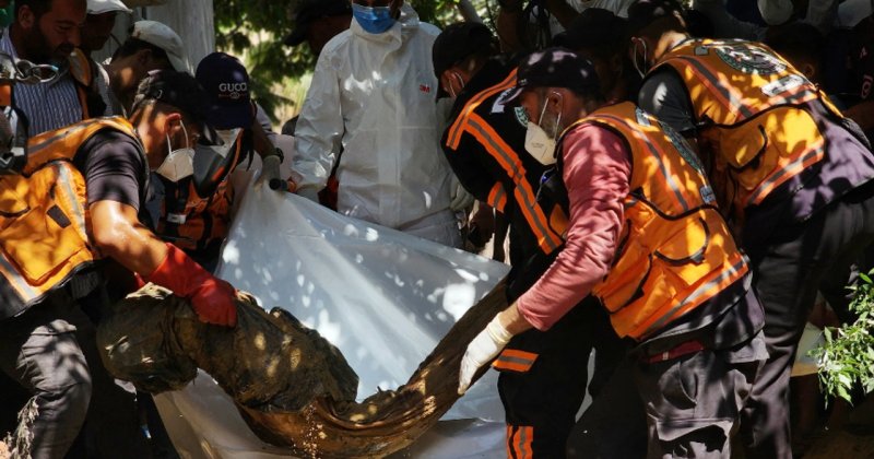 Filistin Kızılayı: 4 ay önce öldürülen 12 Filistinlinin naaşı toprağa verildi