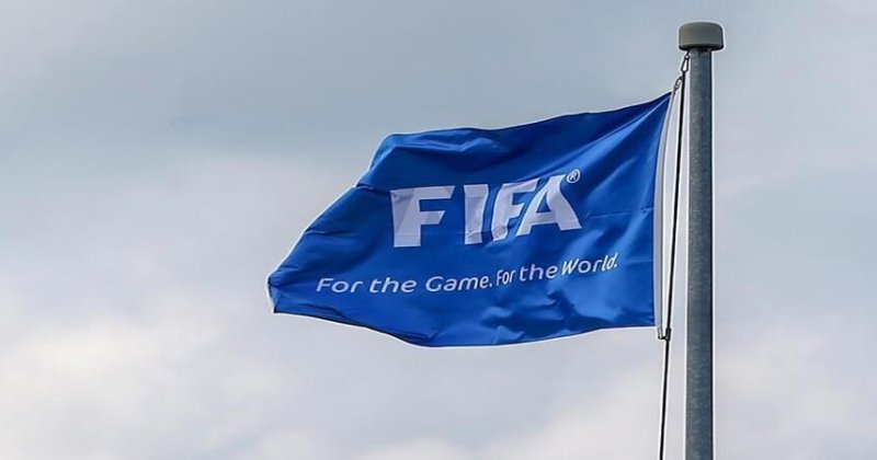 FIFA, işgalci İsrail'i uluslararası futboldan men etme kararını erteledi