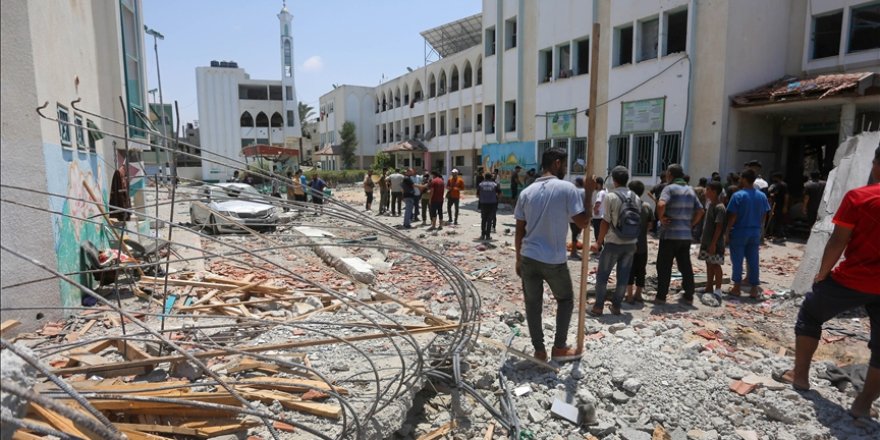 Katil İsrail'in Gazze'de "güvenli" olduğunu iddia ettiği bölgelerdeki saldırılarında 54 kişi öldü