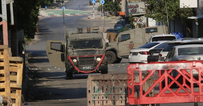 İşgal güçleri, 24 saat içinde Nablus'un Balata Kampı'na 4. kez baskın düzenledi