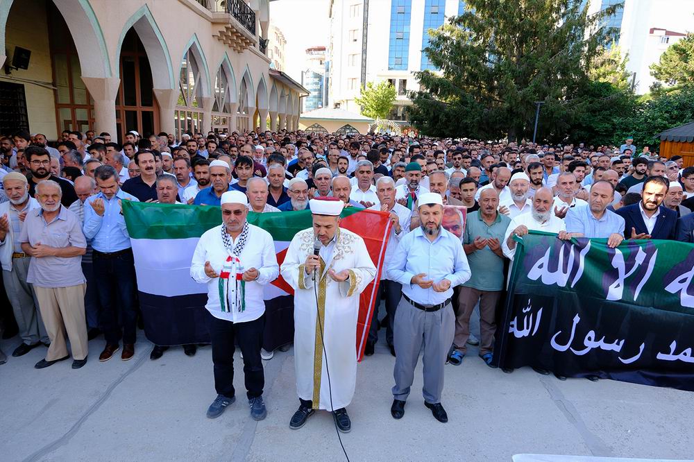 Van’da HAMAS lideri şehit Heniyye için gıyabi cenaze namazı kılındı