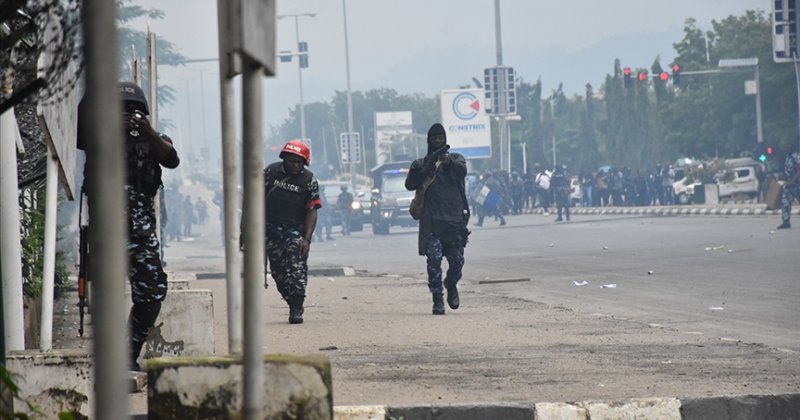 Nijerya'da hayat pahalılığına karşı protestolarda 17 kişi öldü