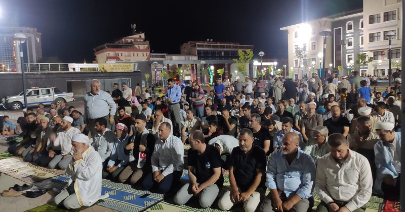 Muş'ta Gazze için "seccadeni al gel" etkinliği düzenlendi