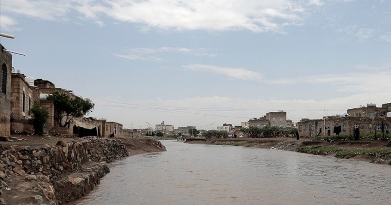 Yemen'de sel nedeniyle yerinden olan ailelerin sayısı 12 bini geçti