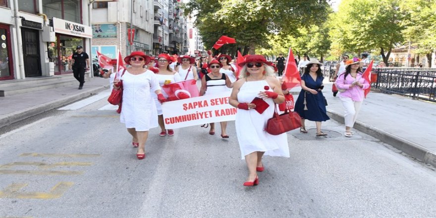 Kemalizm ile birlikte yürüyen AK Parti'nin faydası değil zararı olur!