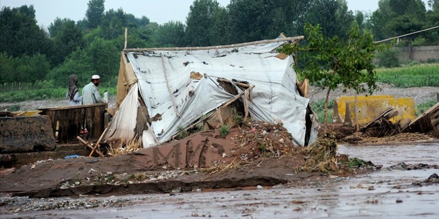 Pakistan'da aşırı yağışlar ve seller nedeniyle en az 20 kişi öldü