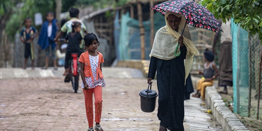 Bangladeş, yaklaşık 8 bin Arakanlı Müslümanın ülkeye girdiğini açıkladı