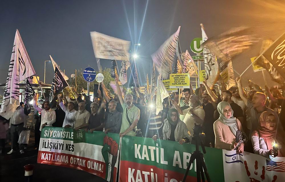 Katil ABD’nin savaş gemisi İzmir'de protesto edildi!