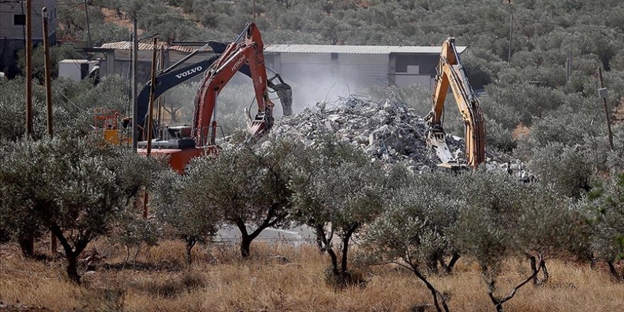 Siyonist gaspçılar son bir haftada Batı Şeria'da Filistinlilere ait onlarca yapıyı yıktı