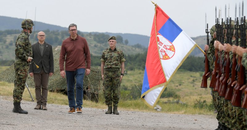 Sırbistan'da zorunlu askerlik geri geliyor