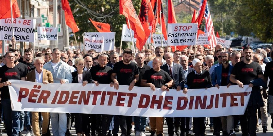 Arnavutlar, Sırbistan'ın güneyindeki Preşevo'da ayrımcılığı protesto etti