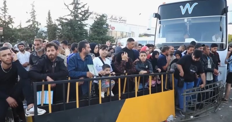 22 bin kişi işgal saldırıları sebebiyle Lübnan'dan Suriye'ye geçiş yaptı