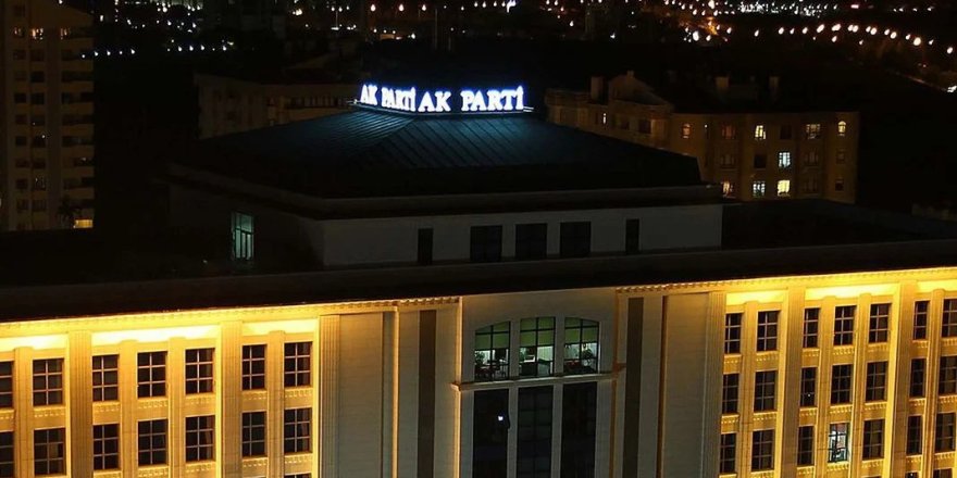 AK Parti'de peş peşe görevden almalar: Yedi başkanın görevine son