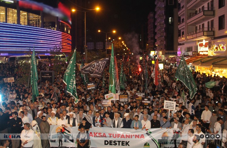 Aksa Tufanı'nın yıldönümünde on binlerce Diyarbakırlı Gazze'ye desteğini haykırdı