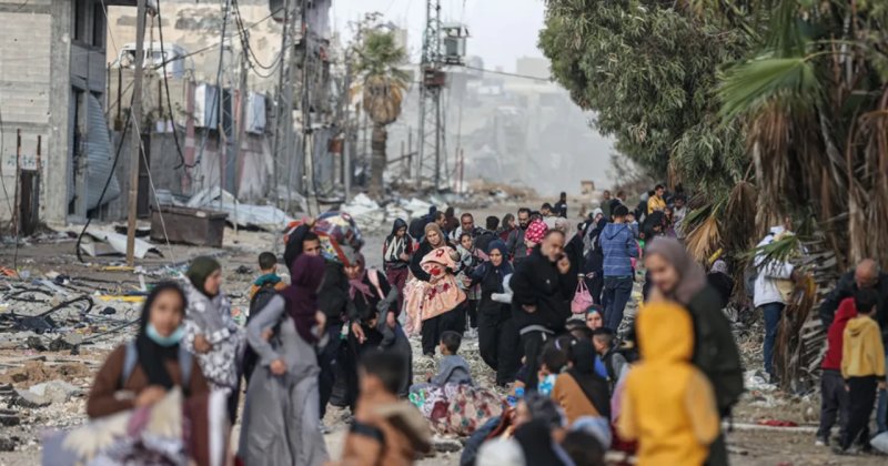 Filistinliler bombardımandan kurtulmak için adeta "ölüm yolculuğuna" çıkıyor