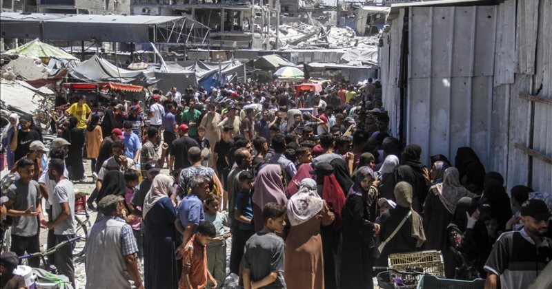 Gazze'nin kuzeyinde binlerce kişi Cibaliya Mülteci Kampı'nda mahsur kaldı