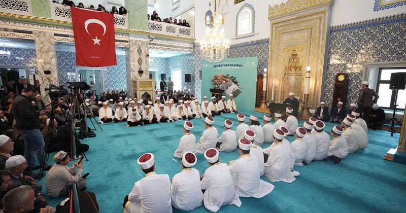 Diyanet İşleri Başkanı Erbaş, hafızlara icazet belgelerini verdi