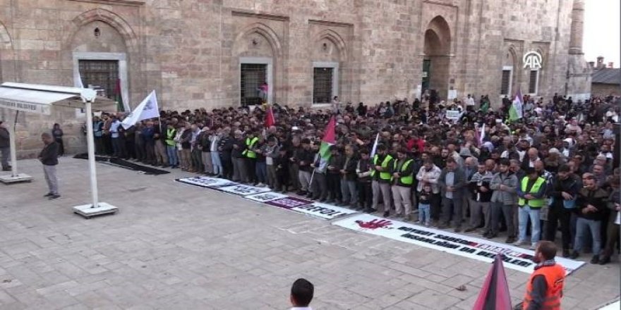 Bursa’da Yahya Sinvar için gıyabi cenaze namazı kılındı