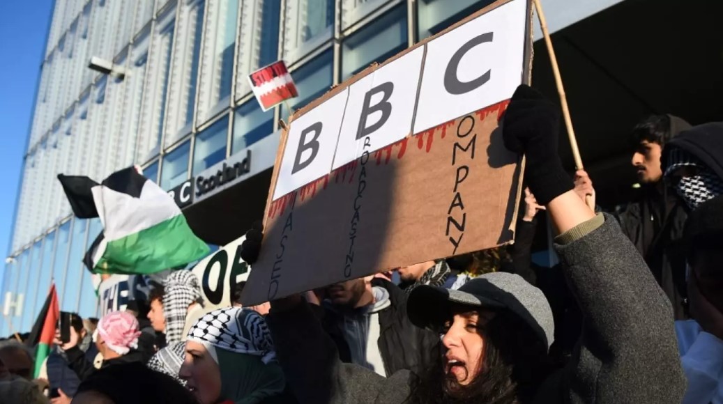 100'den fazla çalışanı: BBC, Gazze haberlerinde İsrail yanlısı yayın yapıyor