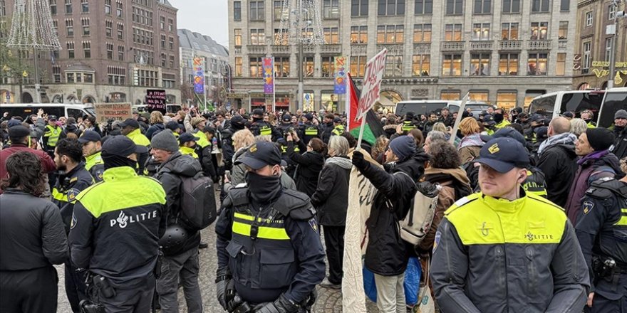 Amsterdam'da Filistin destekçilerine sert polis müdahalesi