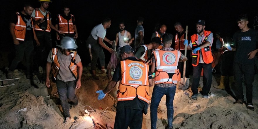 İşgal güçleri Gazze'de yerinden edilenlerin çadırını vurdu