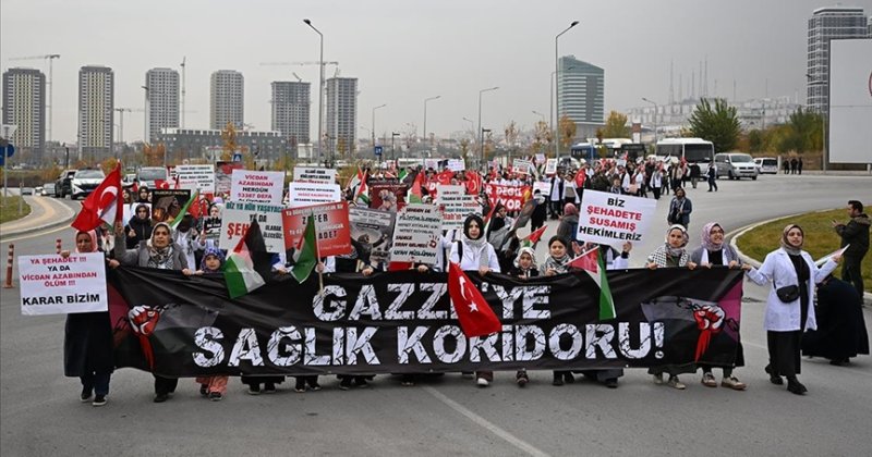 Sağlık çalışanları Gazze'ye "tıbbi koridor" açılması talebiyle yürüdü