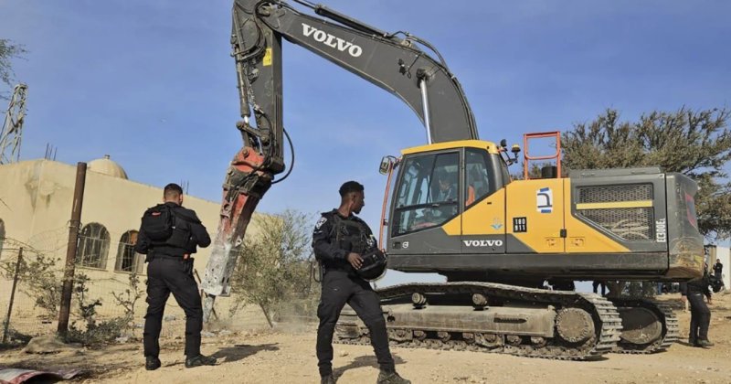 İşgal rejimi Bedevi Araplara ait bir köyü daha haritadan sildi