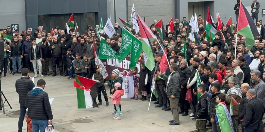 Siyonist işbirlikçisi Coca-Cola fabrikası Bursa'da protesto edildi