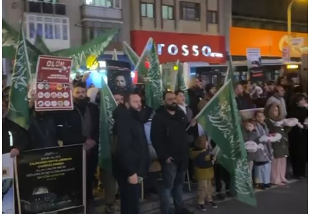 Soykırım destekçisi Starbucks Ümraniye'de protesto edildi