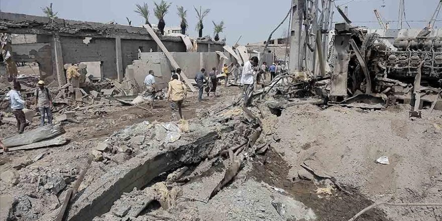 Katil İsrail'in Yemen'de Uluslararası Sana Havalimanı'na düzenlediği saldırılarda 3 kişi öldü