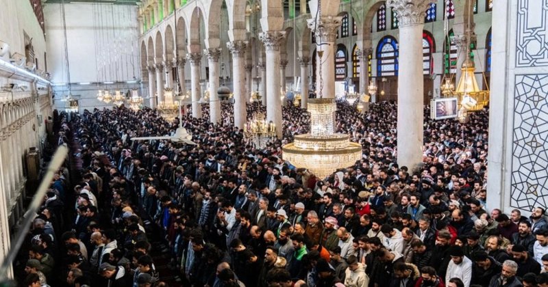 Şam Emevi Camii’nde bir cuma hutbesi